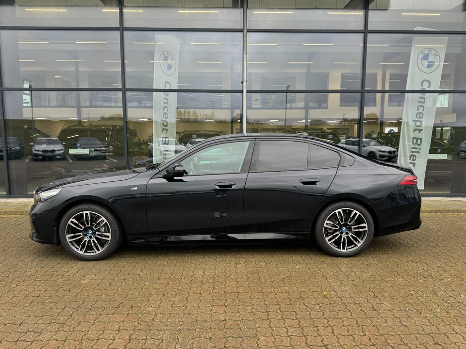 BMW i5 eDrive40 M-Sport 4d