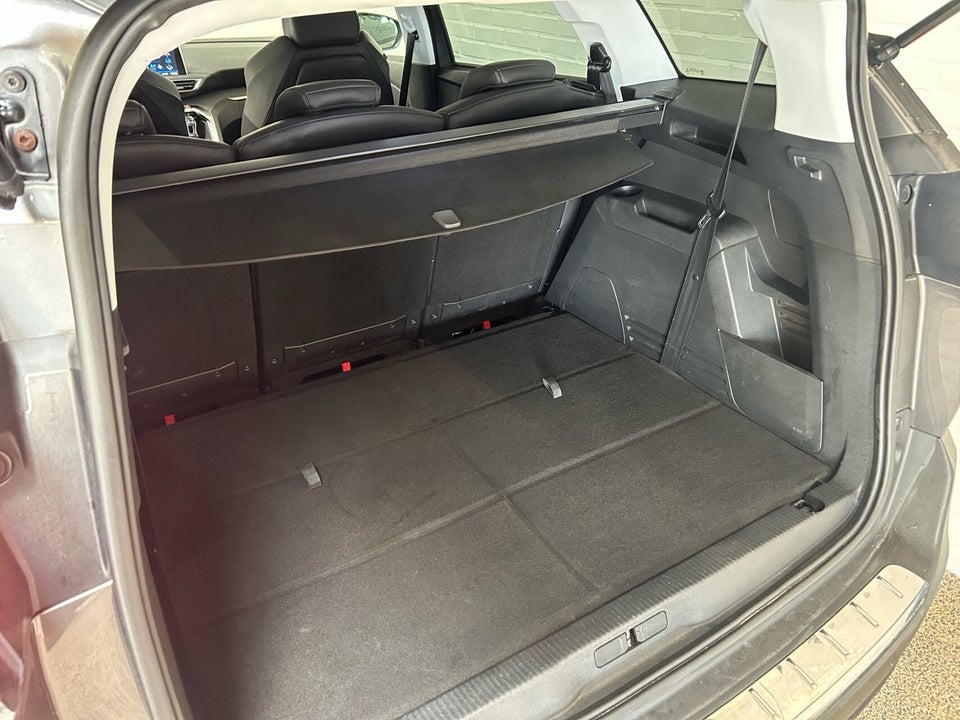 Peugeot 5008 1,2 e-THP 130 Allure 7prs 5d