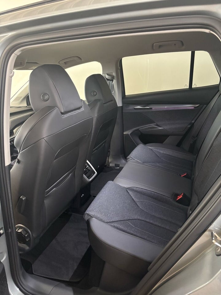 Skoda Elroq 60 iV 5d