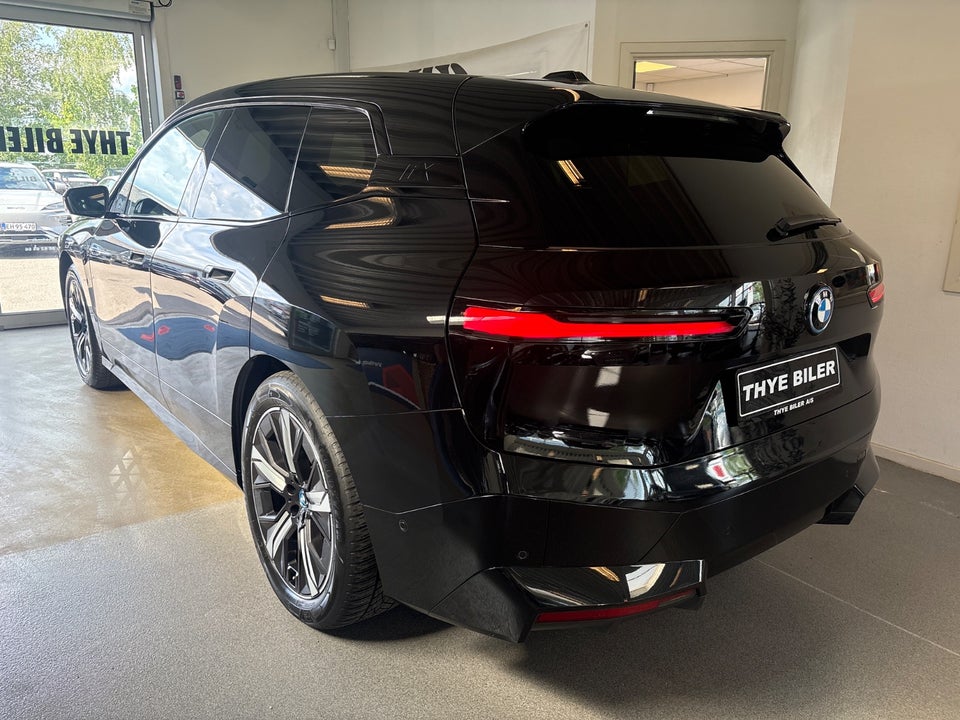 BMW iX xDrive40 Sport 5d