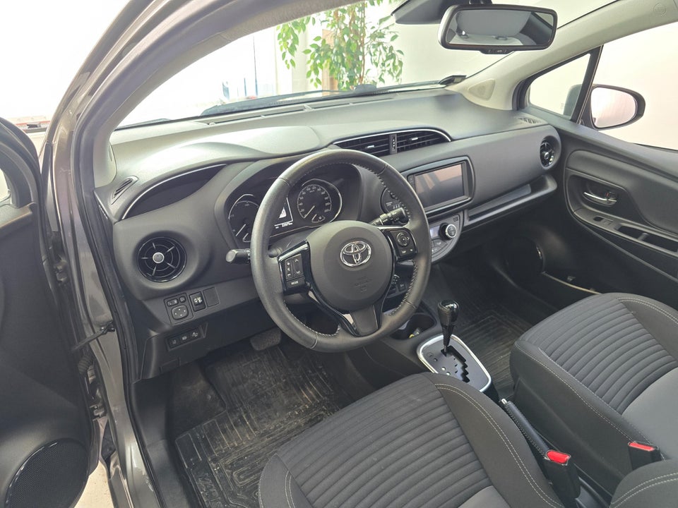 Toyota Yaris 1,5 Hybrid H3 Limited Smart e-CVT 5d