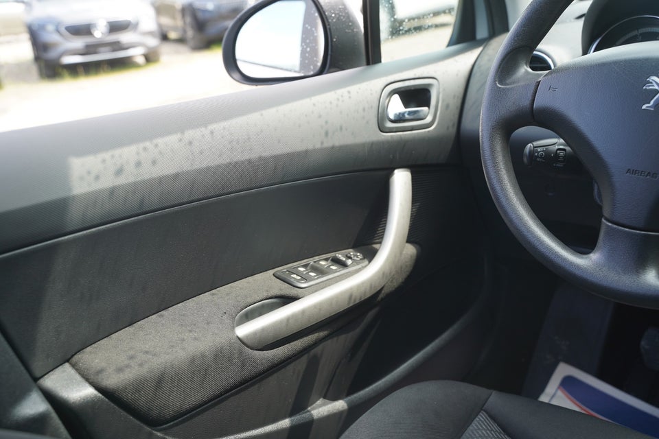 Peugeot 308 1,6 VTi 120 Access 5d