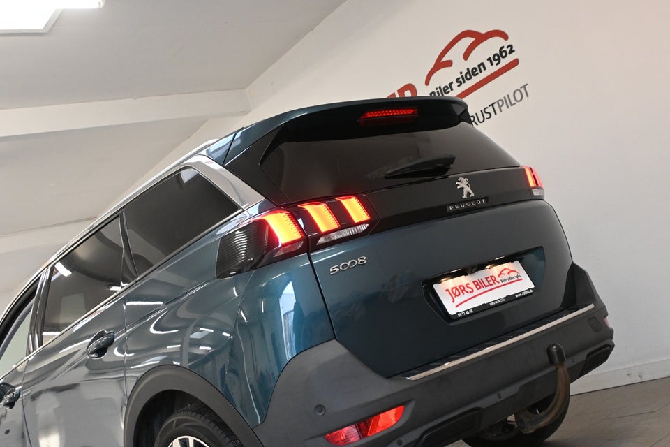 Peugeot 5008 1,5 BlueHDi 130 Allure Pack 7prs 5d