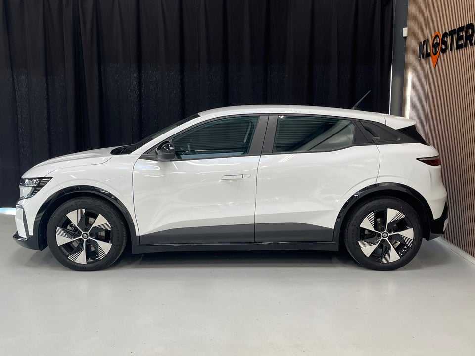 Renault Megane E-Tech 40 Equilibre 5d