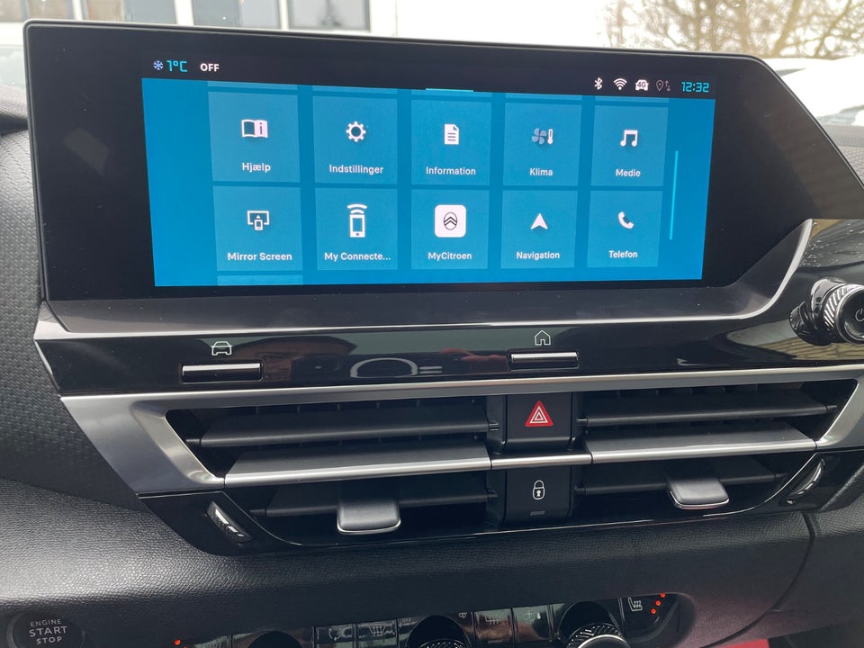 Citroën ë-C4 X 50 Shine 4d