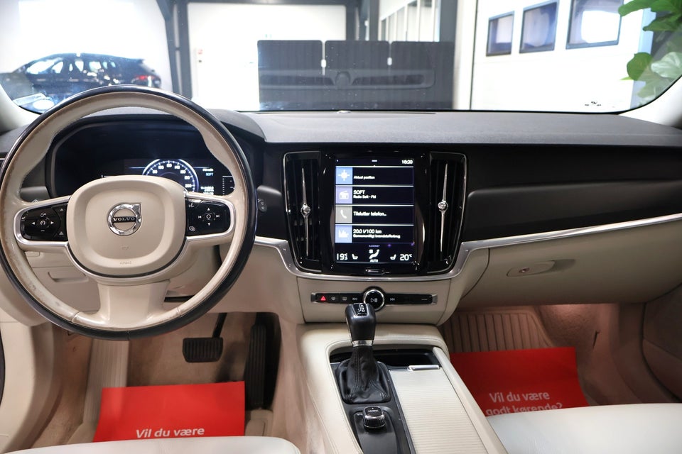 Volvo V90 2,0 D4 190 Momentum aut. 5d