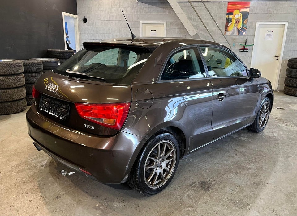 Audi A1 1,4 TFSi 122 Attraction S-tr. 3d