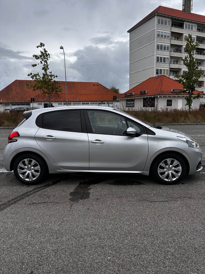 Peugeot 208 1,6 BlueHDi 100 Active 5d