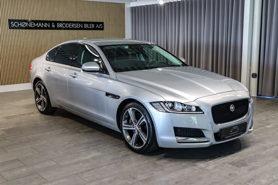 Jaguar XF 2,0 D180 Pure aut. 4d