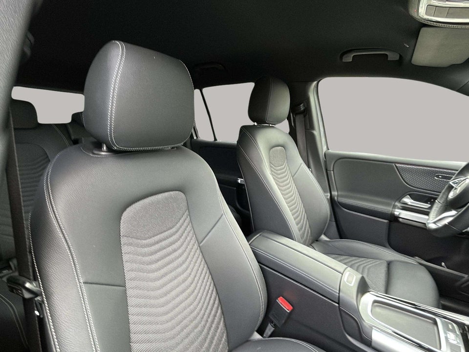 Mercedes EQB300 Progressive 4Matic 5d