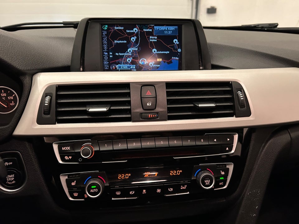 BMW 320i 2,0 Touring aut. 5d