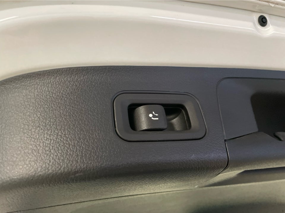 Mercedes EQA300 Progressive 4Matic 5d