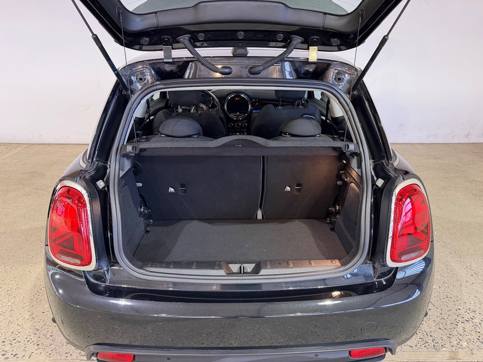MINI Cooper SE Essential 3d