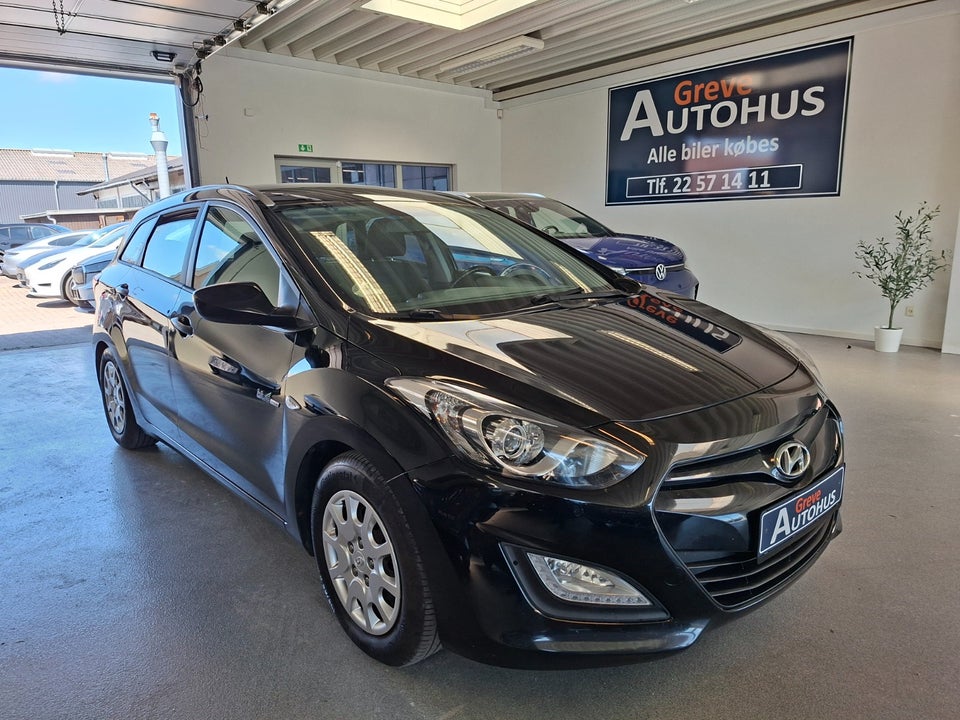 Hyundai i30 1,6 CRDi 110 Comfort CW Eco 5d
