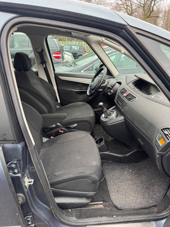 Citroën Grand C4 Picasso 1,8 16V Prestige 7prs 5d