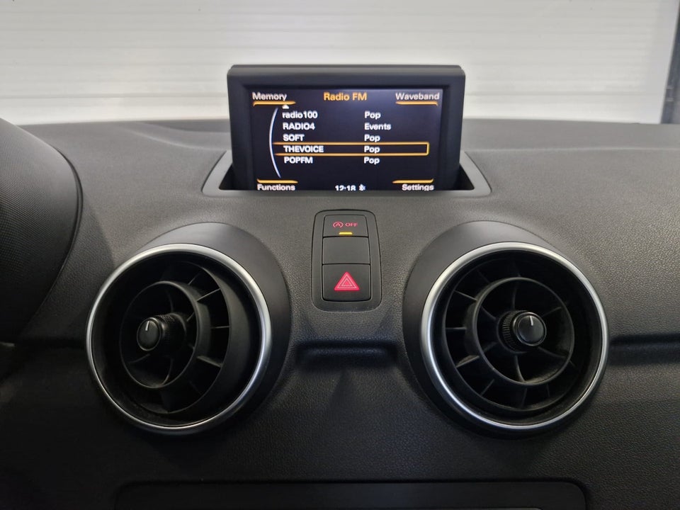 Audi A1 1,6 TDi 105 Attraction Sportback 5d