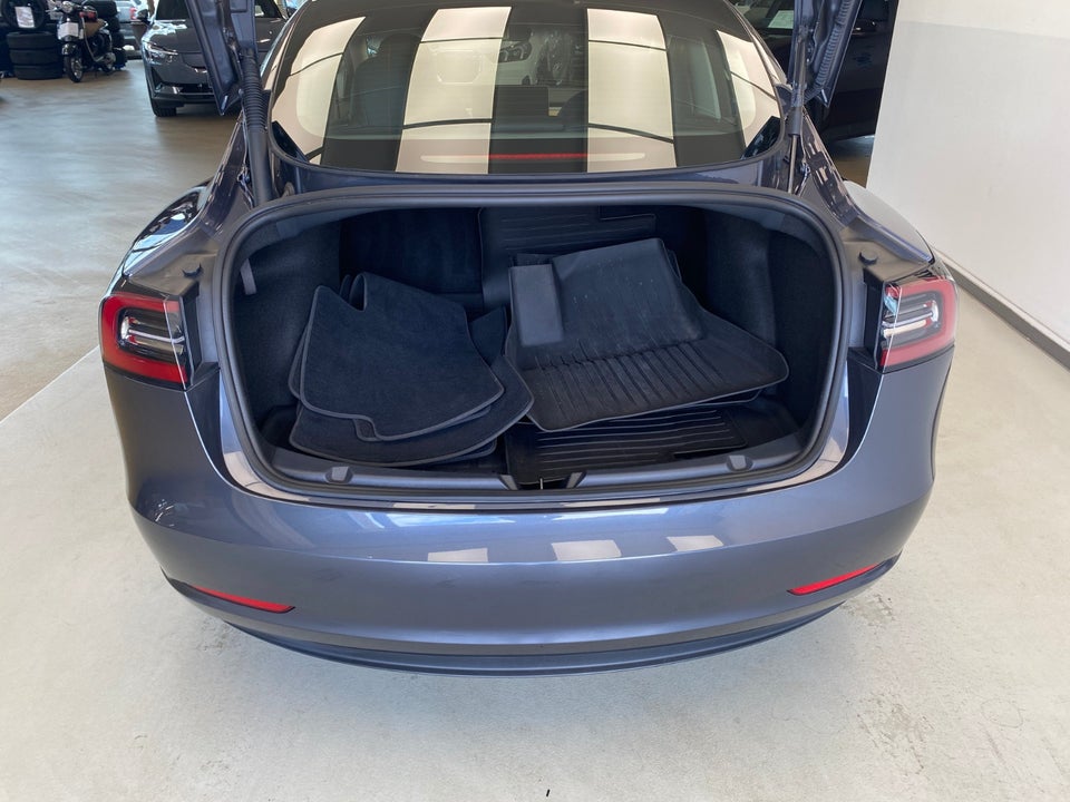 Tesla Model 3 Long Range AWD 4d