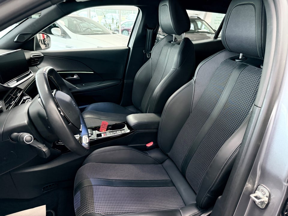 Peugeot e-2008 50 GT 5d