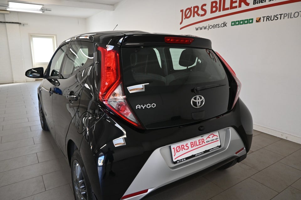 Toyota Aygo 1,0 VVT-i x-play 5d