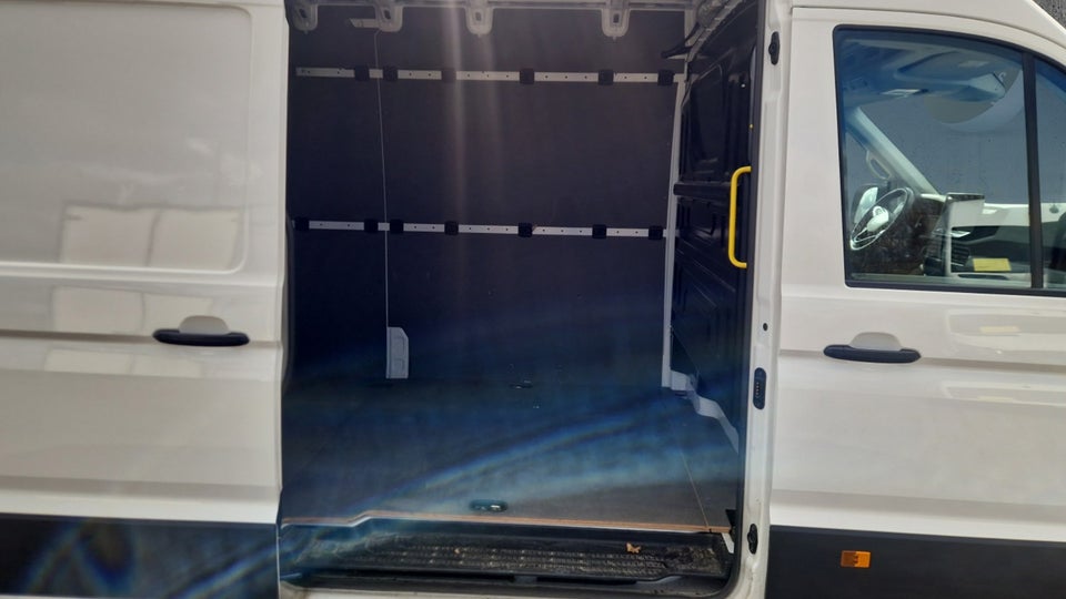 VW Crafter 35 2,0 TDi 140 Kassevogn L4H3 aut.