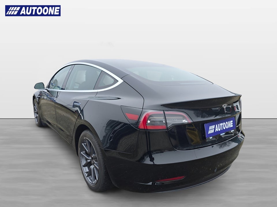 Tesla Model 3 Long Range AWD 4d