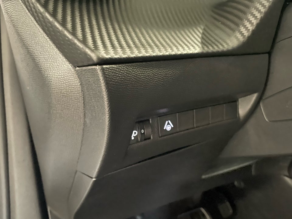 Peugeot 2008 1,2 PureTech 130 Allure EAT8 5d