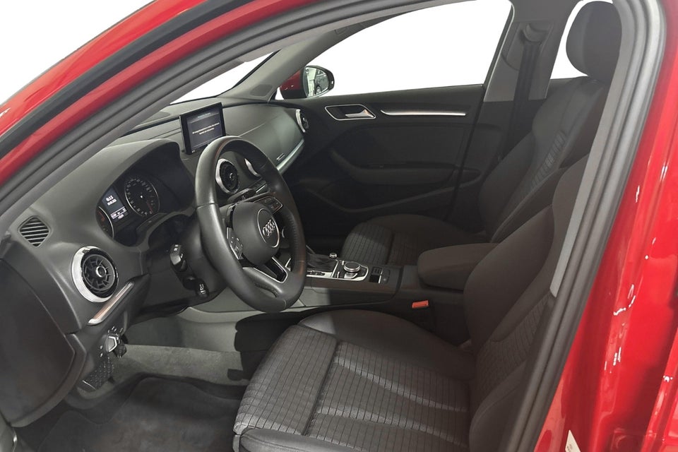 Audi A3 35 TFSi Sport Limited Sportback S-tr. 5d