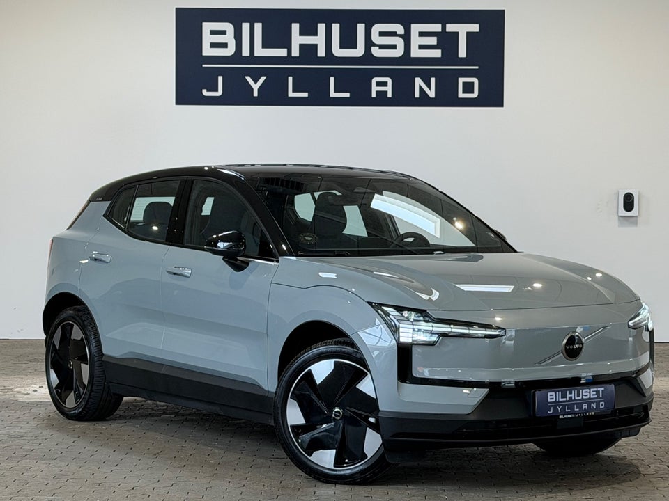 Volvo EX30 Extended Range Plus 5d