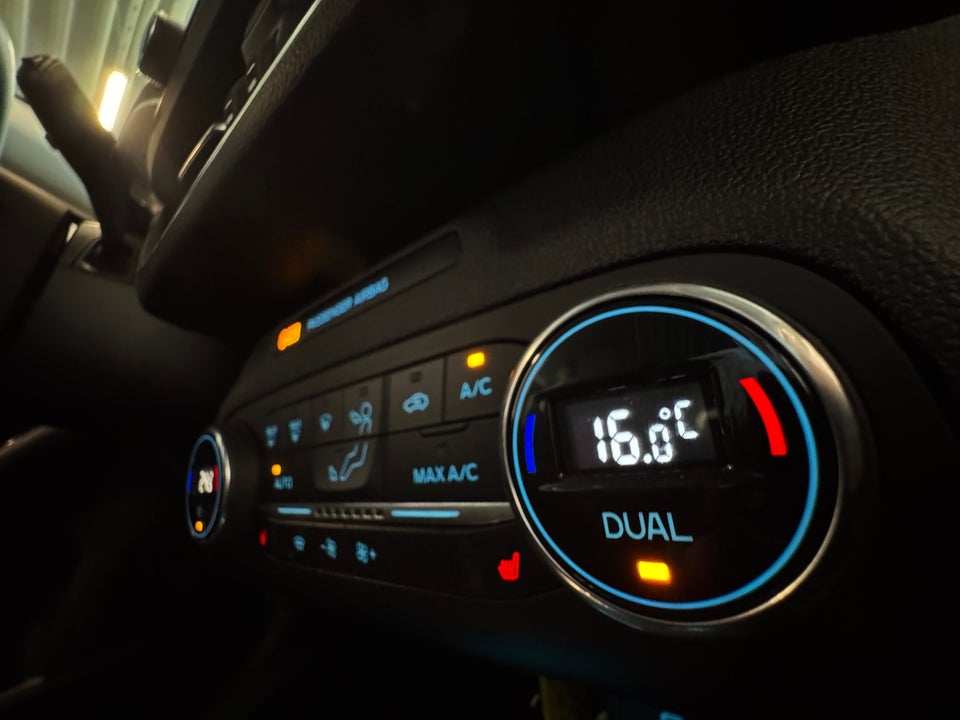 Ford Focus 1,5 EcoBlue Titanium Business stc. aut. 5d