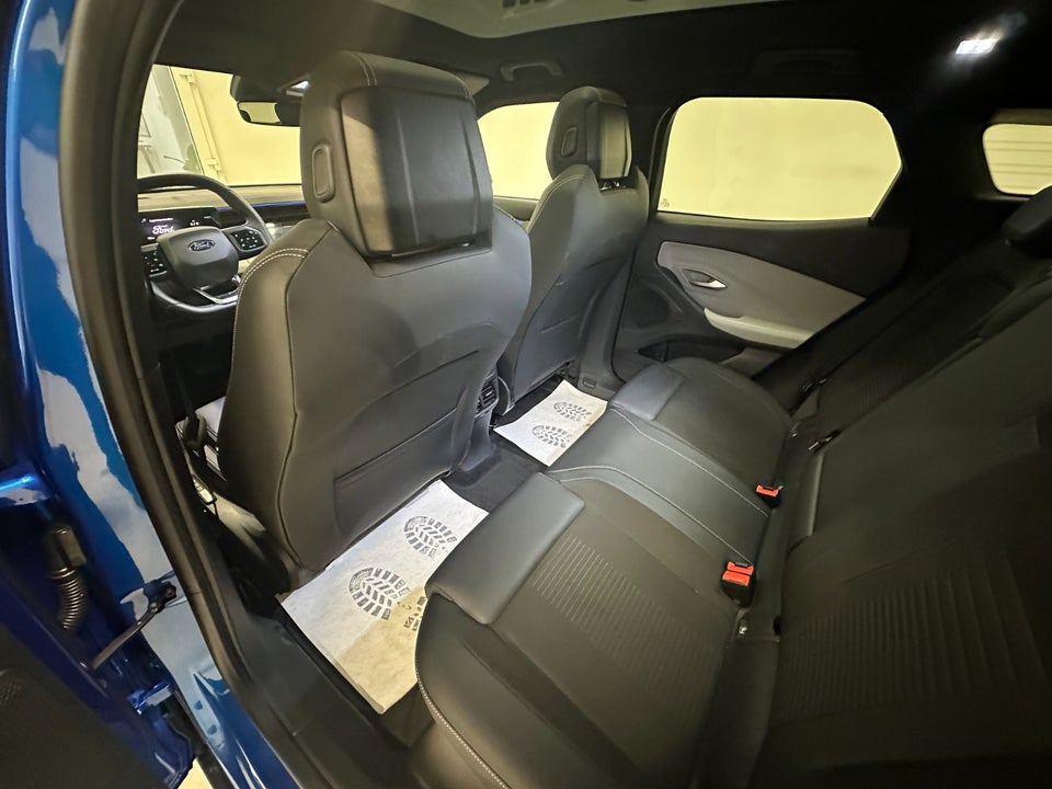 Ford Explorer 82 Premium Extended Range 5d