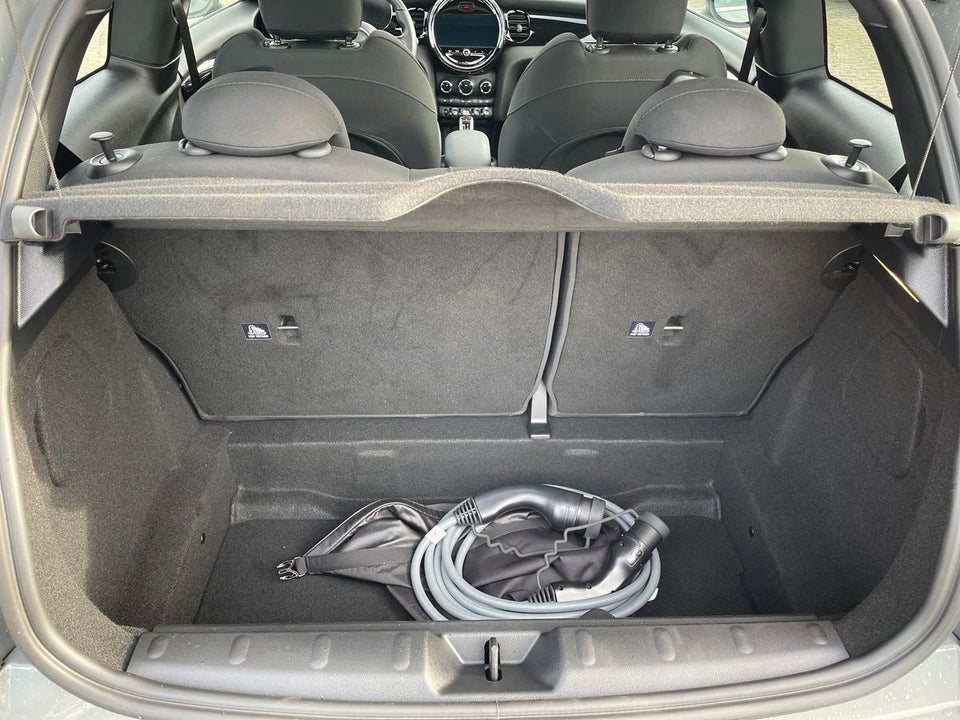 MINI Cooper SE Essential 3d