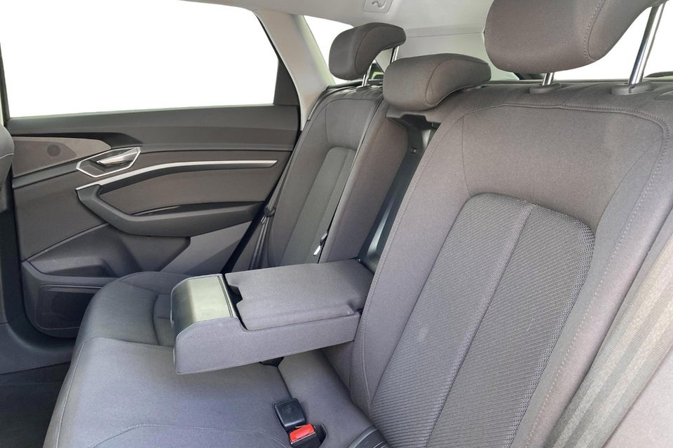 Audi e-tron 50 quattro 5d