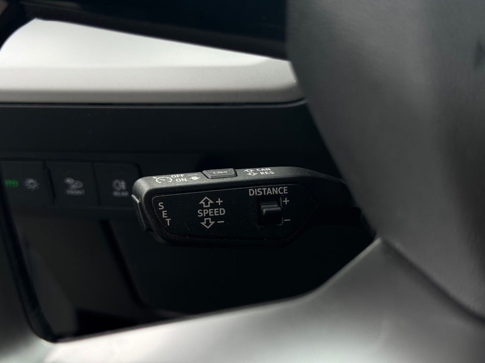 Audi Q4 e-tron 40 S-line 5d