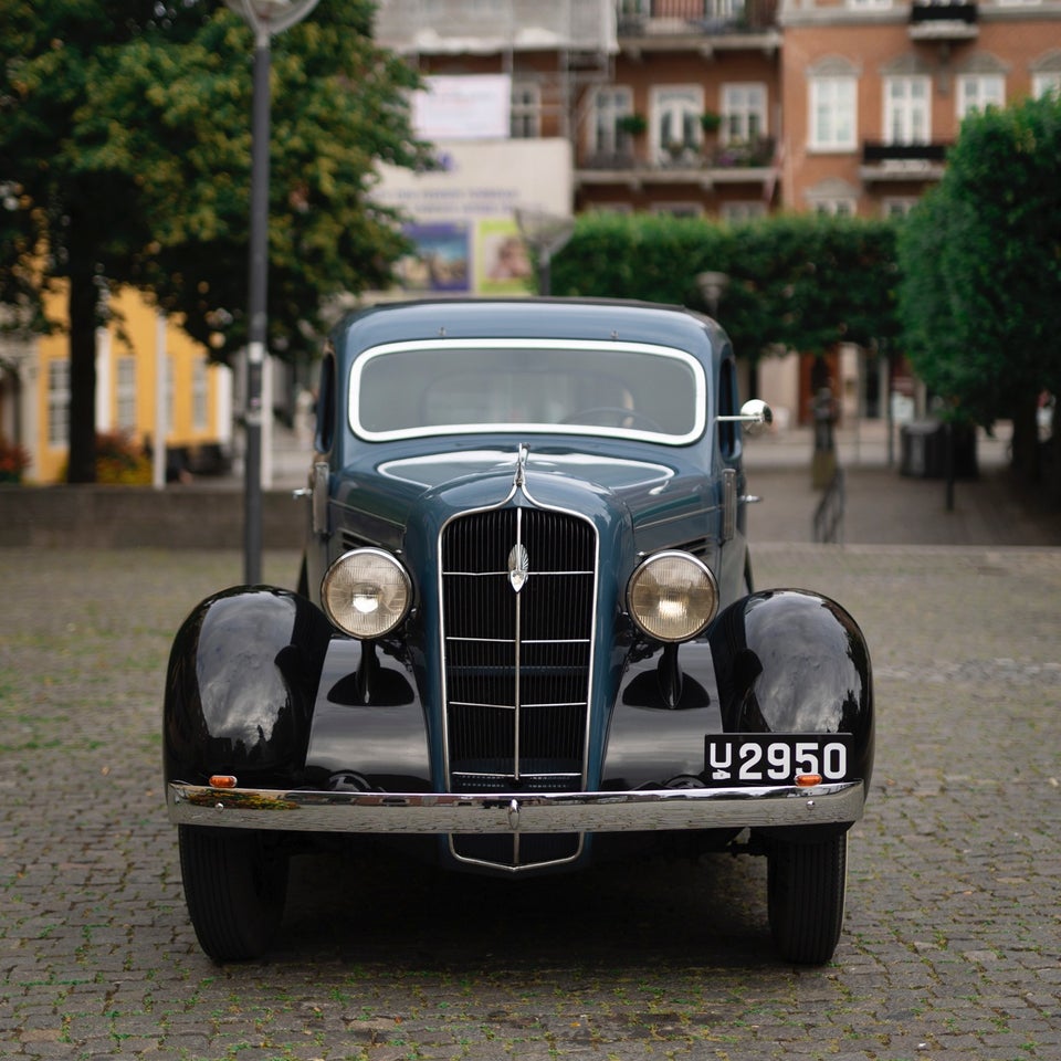 Plymouth Touring Sedan 3,3  2d