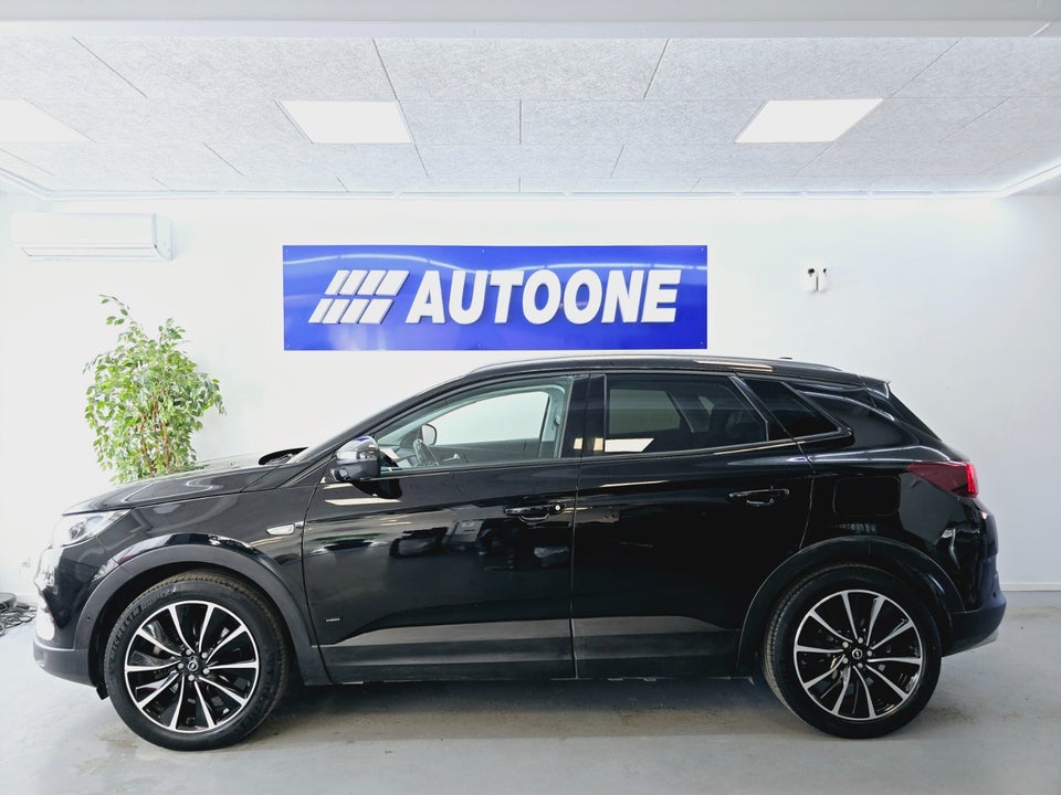 Opel Grandland X 1,6 Hybrid Ultimate aut. 5d