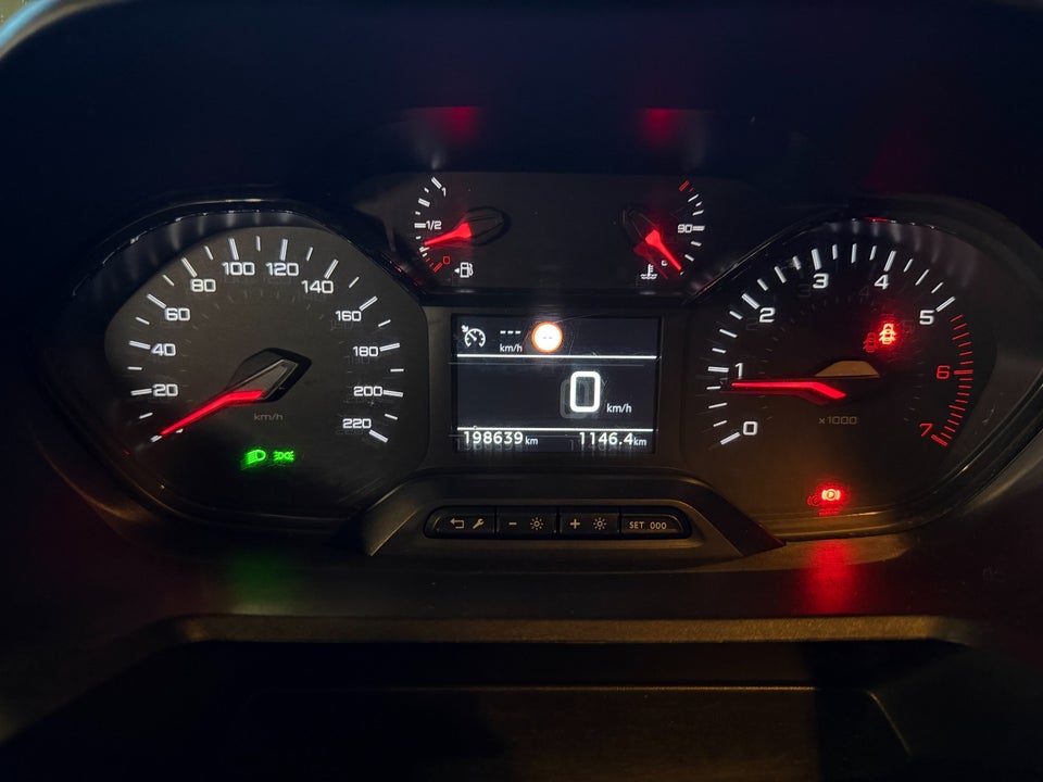 Peugeot Partner 1,5 BlueHDi 100 L1V1 Ultimate Van