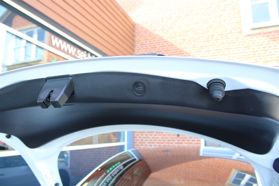 Tesla Model 3 Long Range AWD 4d