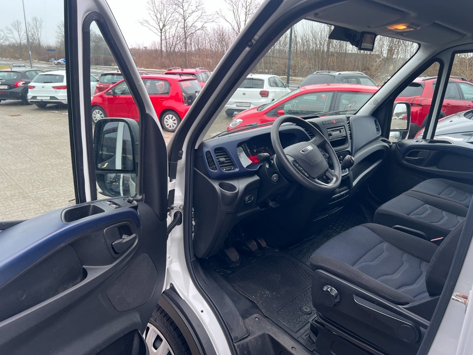 Iveco Daily 2,3 35S12 7,3m³ Van