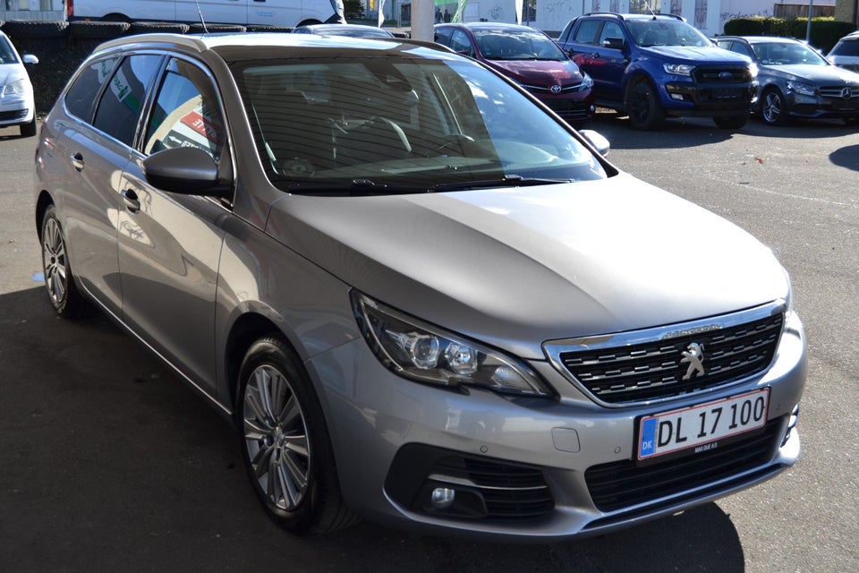 Peugeot 308 1,6 BlueHDi 120 Allure Sky SW 5d