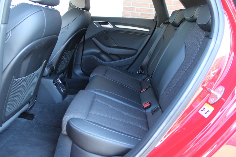 Audi A3 1,4 e-tron S-line Sportback S-tr. 5d