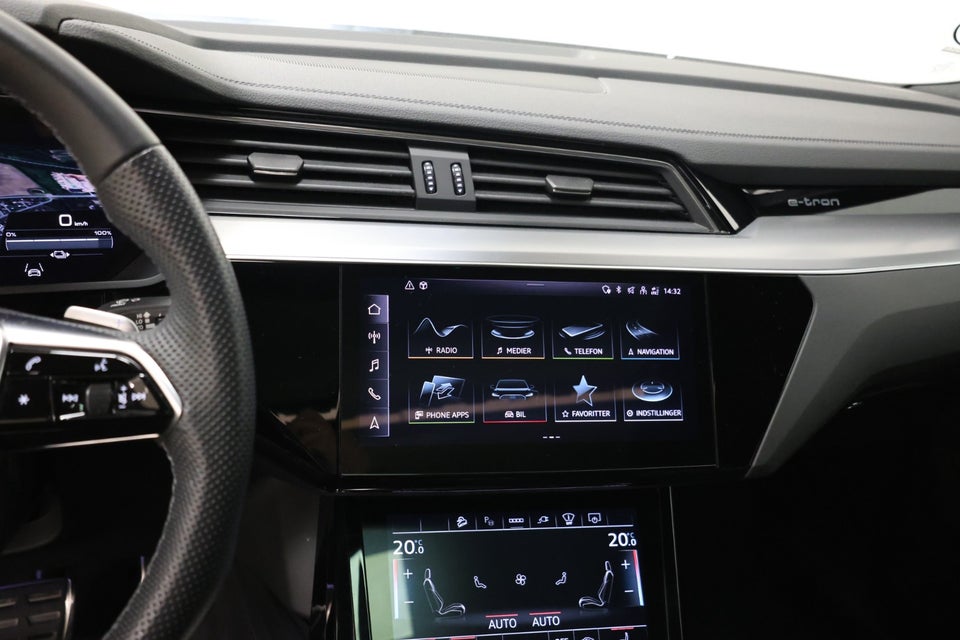 Audi Q8 e-tron 55 S-line quattro 5d