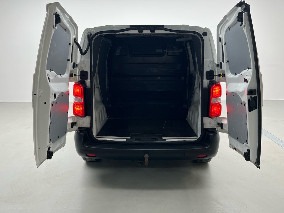 Toyota ProAce 1,6 D 95 Compact Base 5d