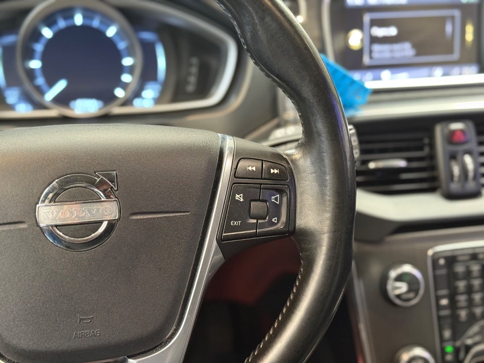 Volvo V40 CC 2,0 D4 177 Kinetic aut. 5d