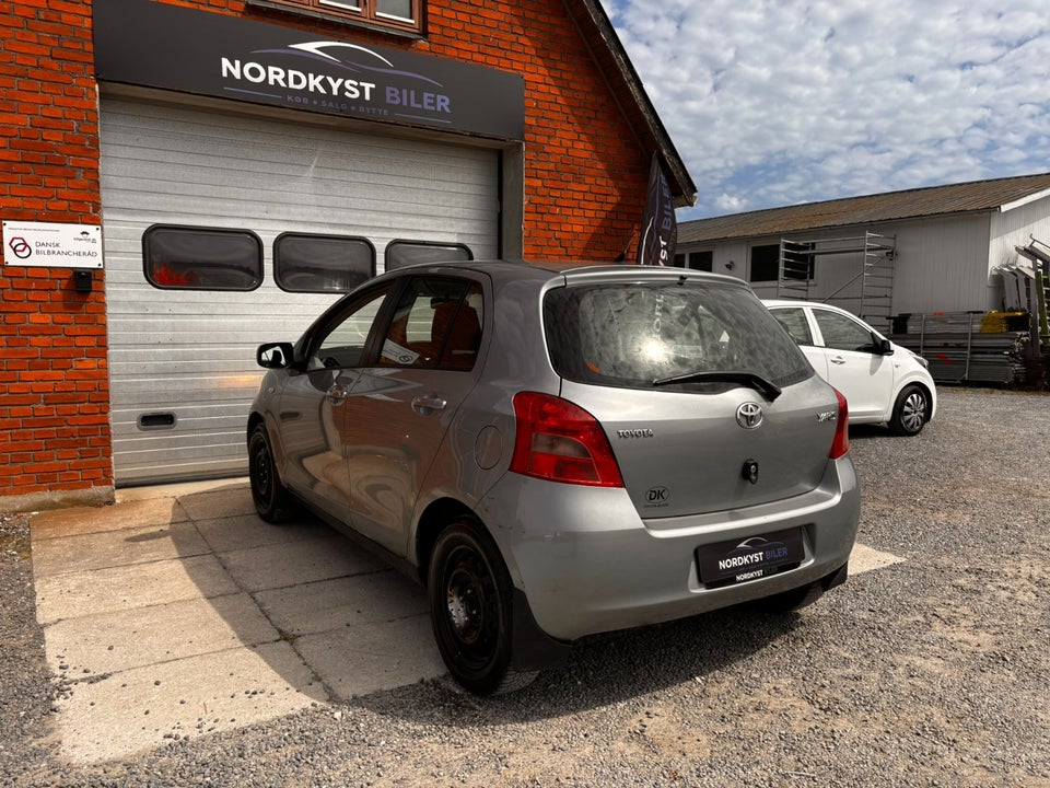 Toyota Yaris 1,3 Luna M/M 5d