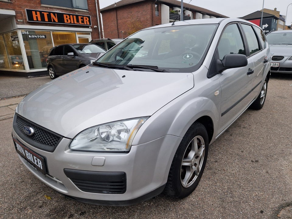 Ford Focus 1,6 Trend 100 5d