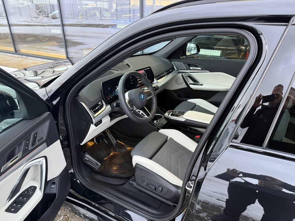 BMW iX1 eDrive20 Superchraged 5d