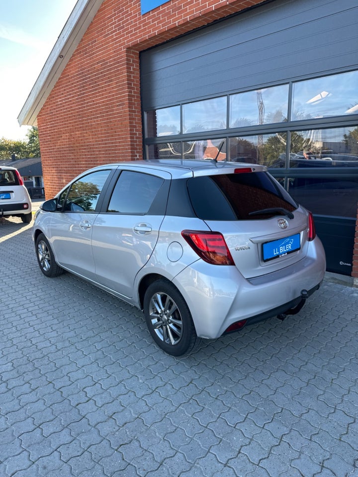 Toyota Yaris 1,3 VVT-i T2 Limited 5d