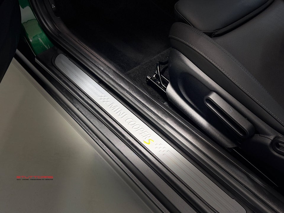 MINI Cooper SE Classic Trim 3d