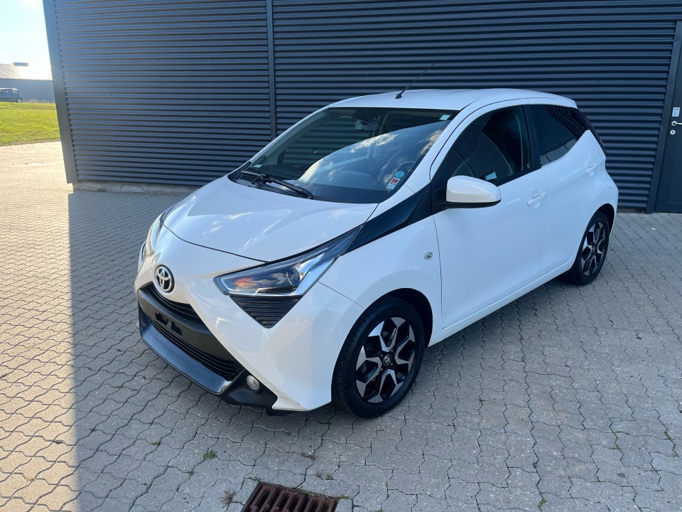 Toyota Aygo 1,0 VVT-i x-press 5d