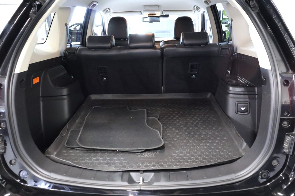 Mitsubishi Outlander 2,4 PHEV Intense CVT 4WD 5d